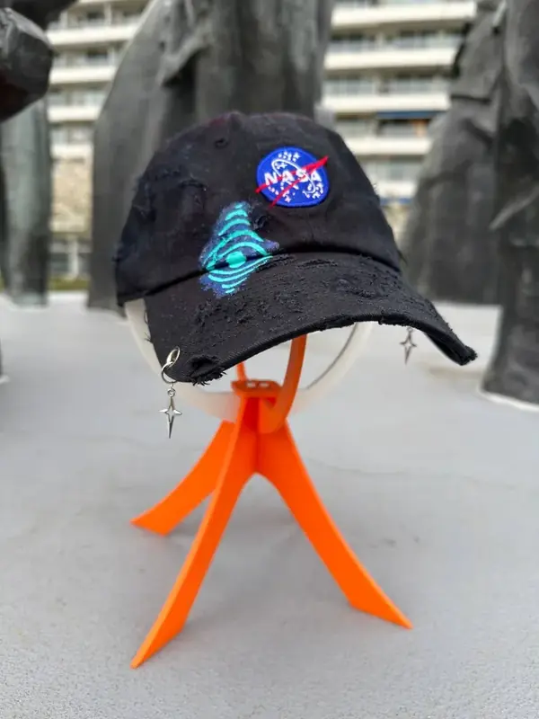 Marvin, custom cap